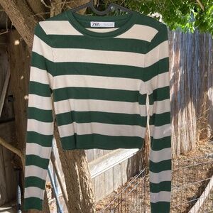 **SOLD** Zara Green and White Crop Sweater / Top